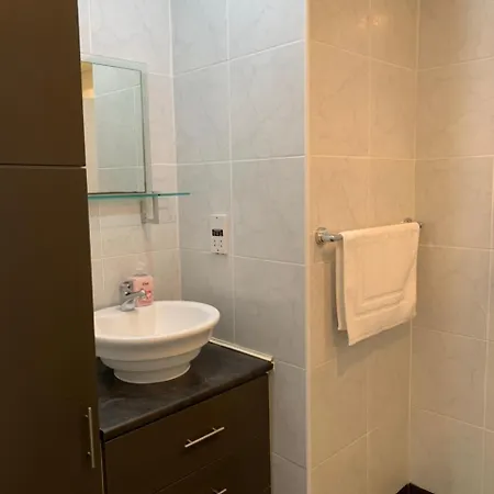 Kings Palace - Modern And Stylish 1 Bedroom * Пафос