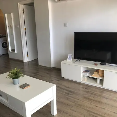 Kings Palace - Modern And Stylish 1 Bedroom *