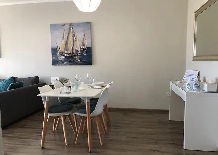 Kings Palace - Modern And Stylish 1 Bedroom Paphos