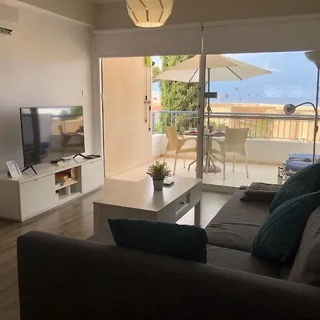 Kings Palace - Modern And Stylish 1 Bedroom Apartment